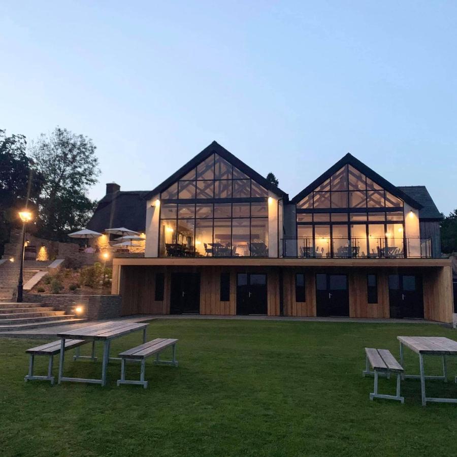 The Old House 1147 호텔 브리젠드 외부 사진